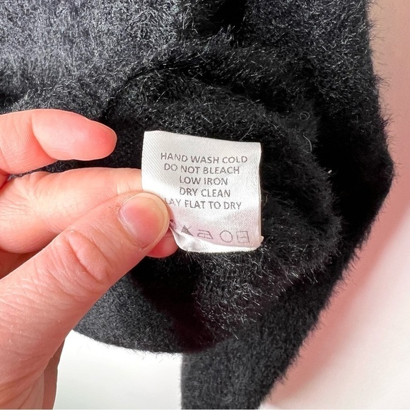 Lover + Friends Black Bell Sleeve Eyelash Pullover Fuzzy Black Sweater Size XXS - Picture 13 of 16